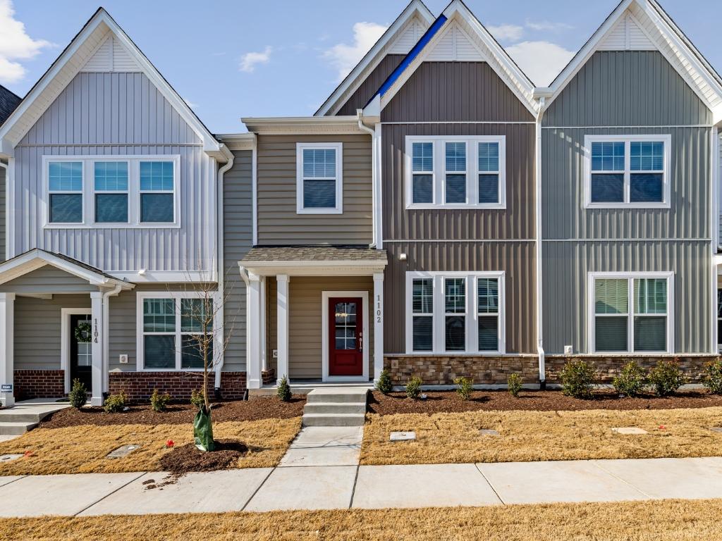 How to Choose Siding Colors for Your Home